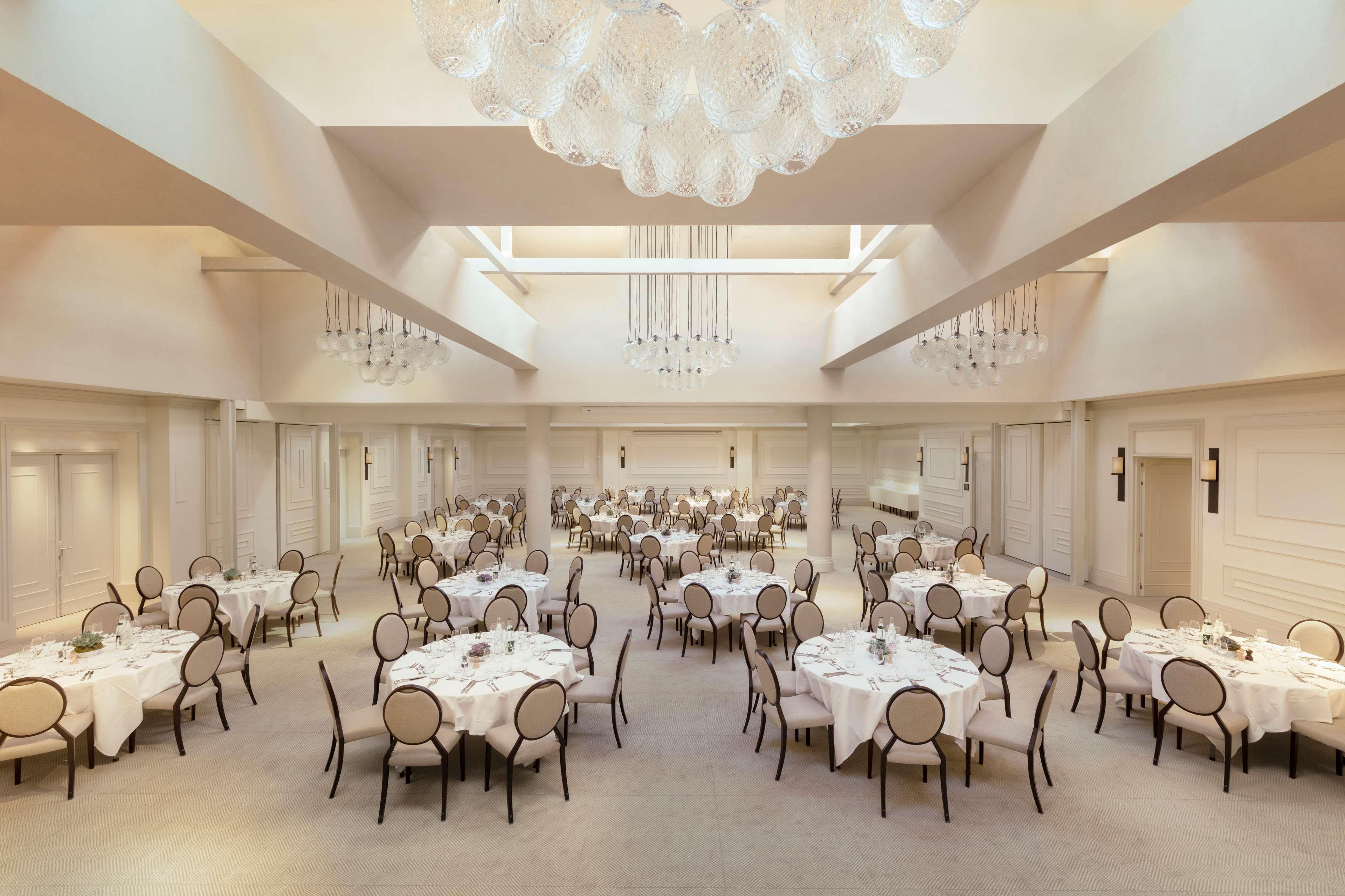 Hyatt Regency Chantilly Vineuil-Saint-Firmin Exterior photo